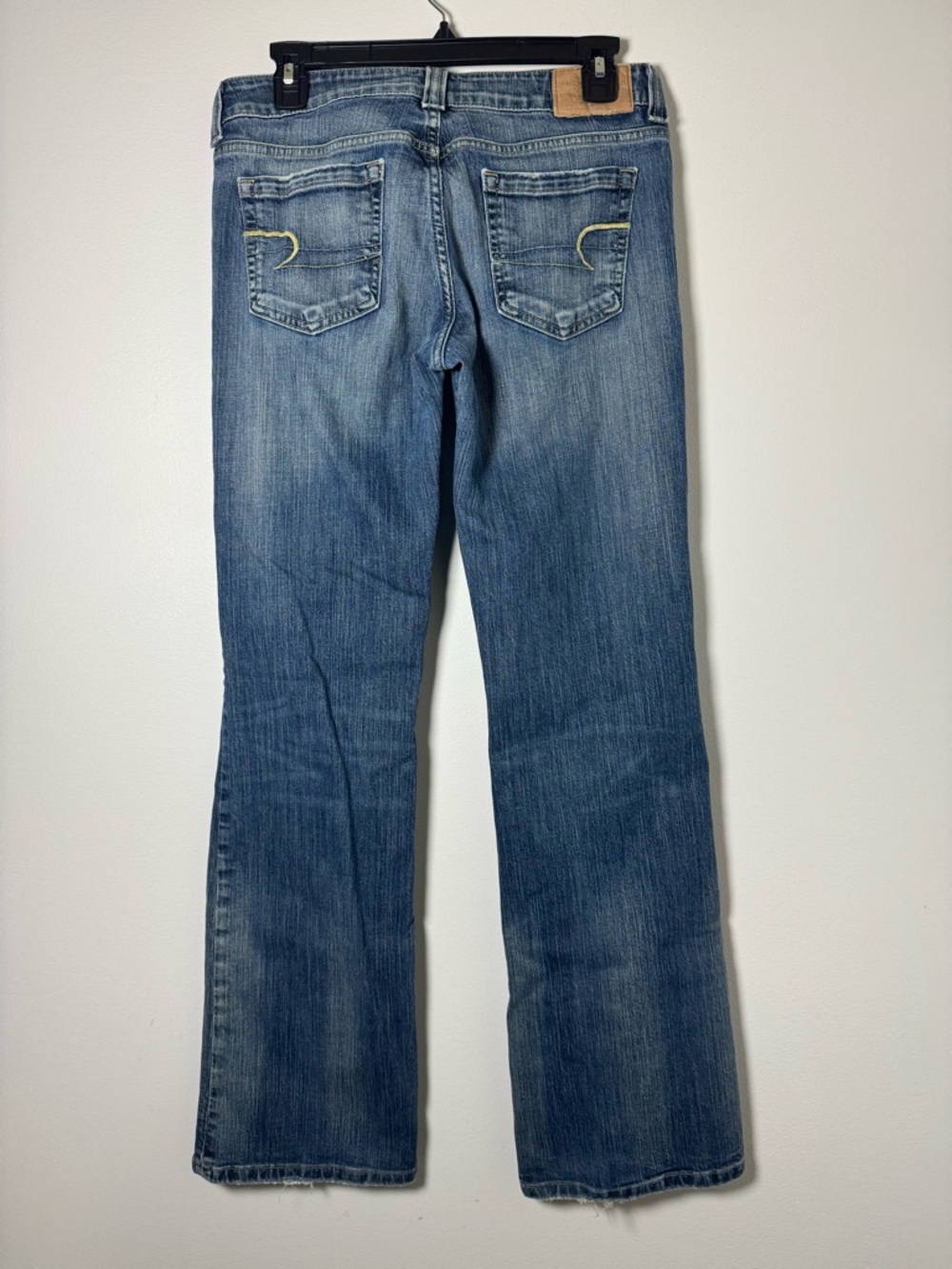 American Eagle Boyfriend 77 Jeans Women 8 Long Light Wash Bootcut - Picture 2 of 5